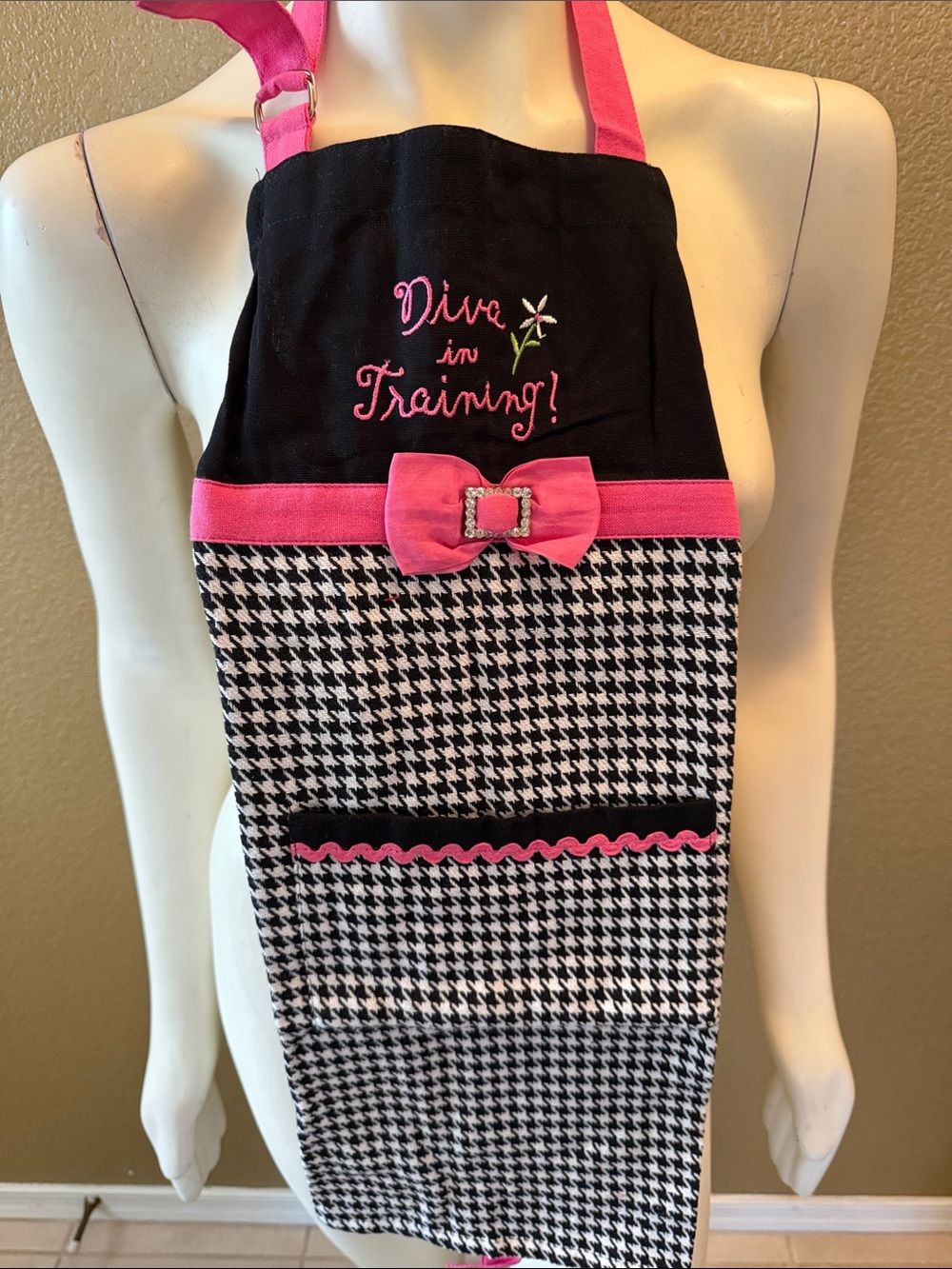 Kay Dee Designs Kids 'Diva in Training' Black & Pink Houndstooth Apron